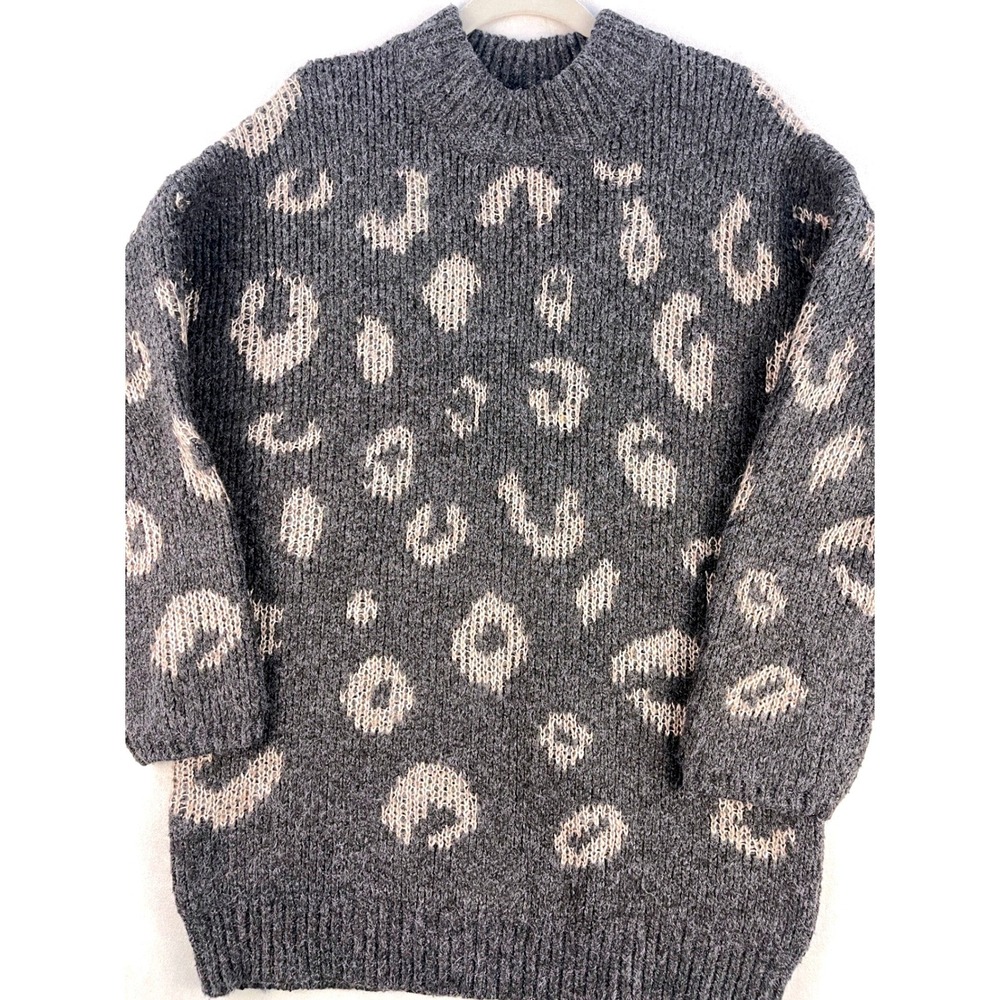 Universal Thread Womens Gray Leopard Print Crew Neck Sweater Oversized Knit
